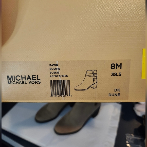 Michael Kors Women's Suede Faun Boots Size 8 - Picture 12 of 13